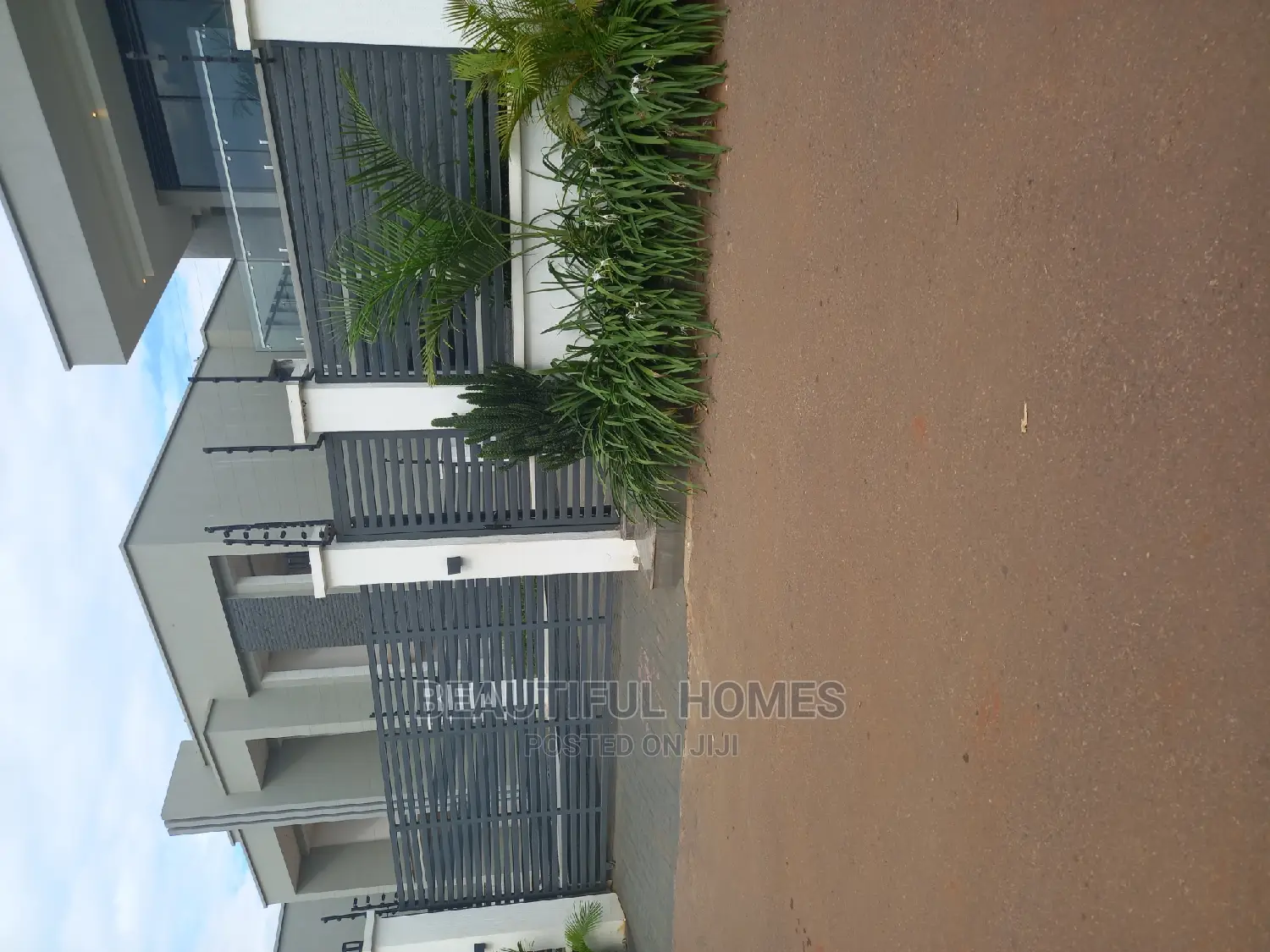 Furnished 5bdrm Mansion in Bunga Gabardine Road, Makindye for sale in Makindye