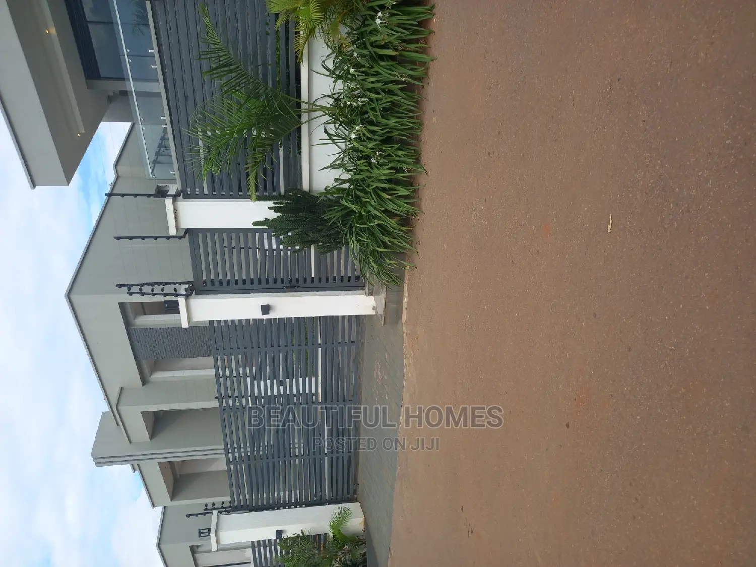 Furnished 5bdrm Mansion in Bunga Gabardine Road, Makindye for sale in Makindye