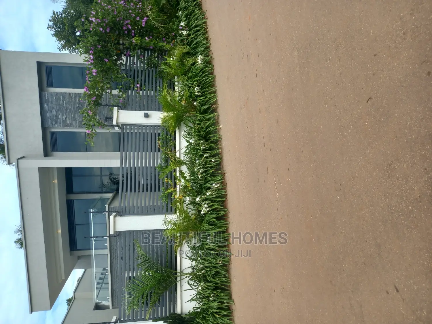 Furnished 5bdrm Mansion in Bunga Lake View, Makindye for sale in Makindye