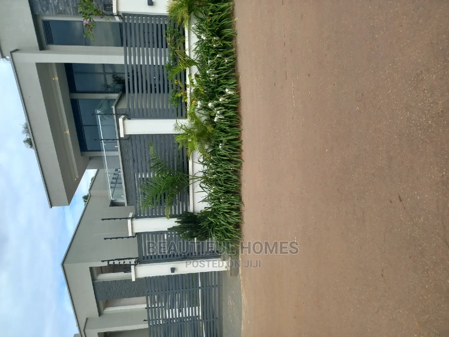 Furnished 5bdrm Mansion in Bunga Lake View, Makindye for sale in Makindye