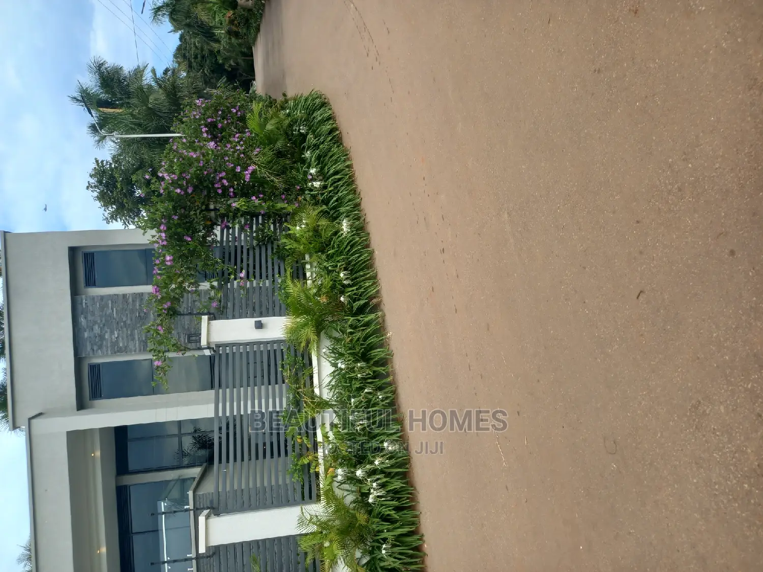 Furnished 5bdrm Mansion in Bunga Lake View, Makindye for sale in Makindye
