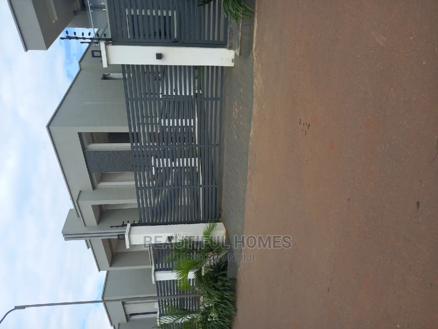 Furnished 5bdrm Mansion in Bunga Lake View, Makindye for sale in Makindye