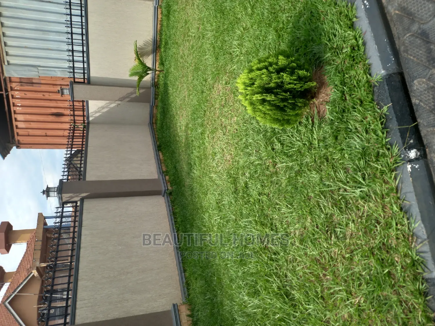 Furnished 6bdrm Duplex in Munyonyo Lake View, Makindye for sale in Makindye