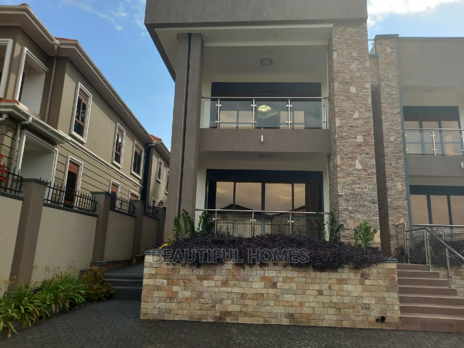 Furnished 6bdrm Mansion in Munyonyo Lake View, Makindye for sale in Makindye