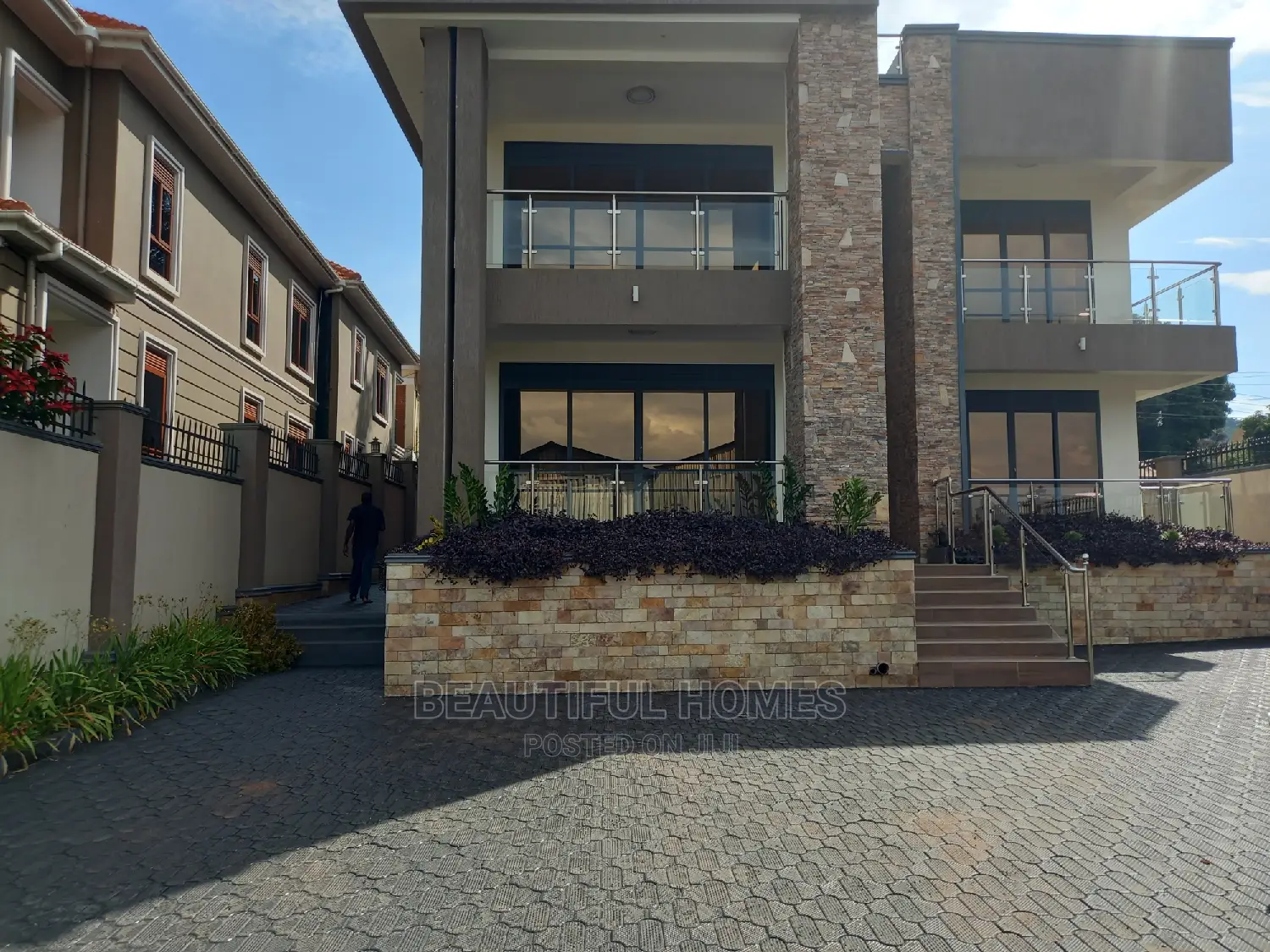 Furnished 6bdrm Mansion in Munyonyo Wealthy, Makindye for sale in Makindye