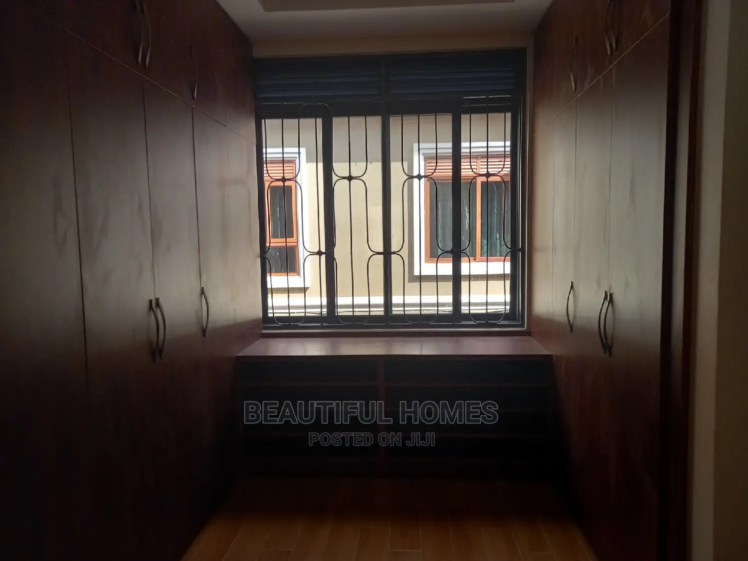 Furnished 6bdrm Mansion in Munyonyo Tarmack, Makindye for sale in Makindye