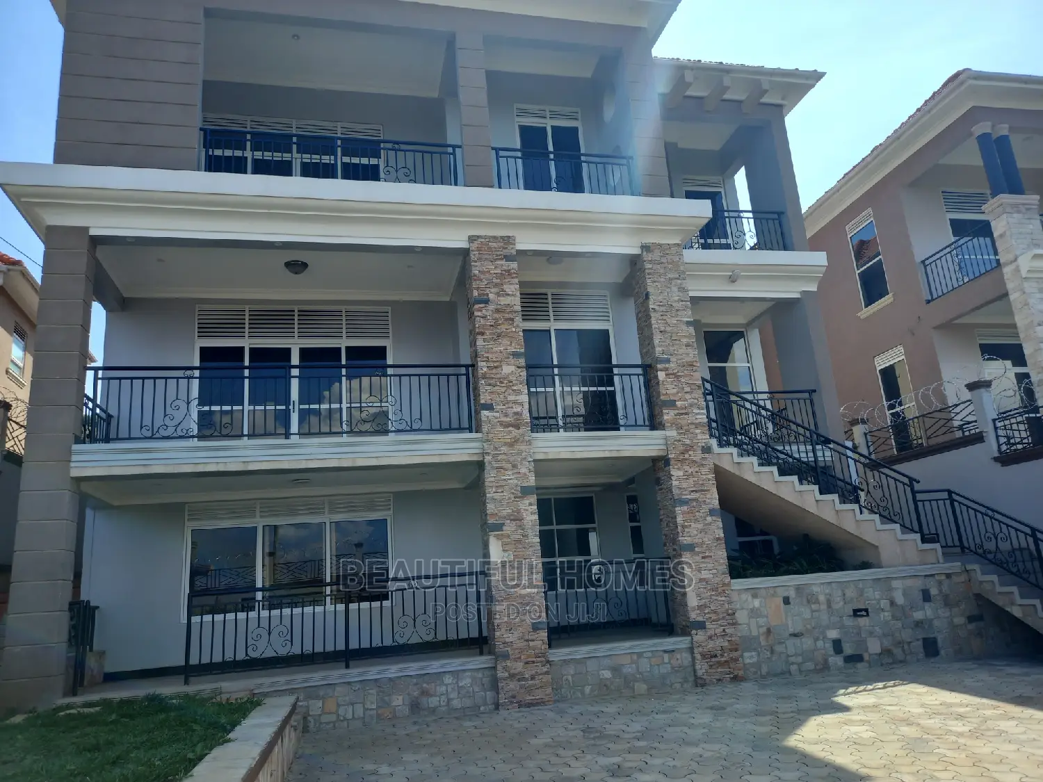 Furnished 6bdrm Mansion in Kigo Victoria View, Central Division in Central Division