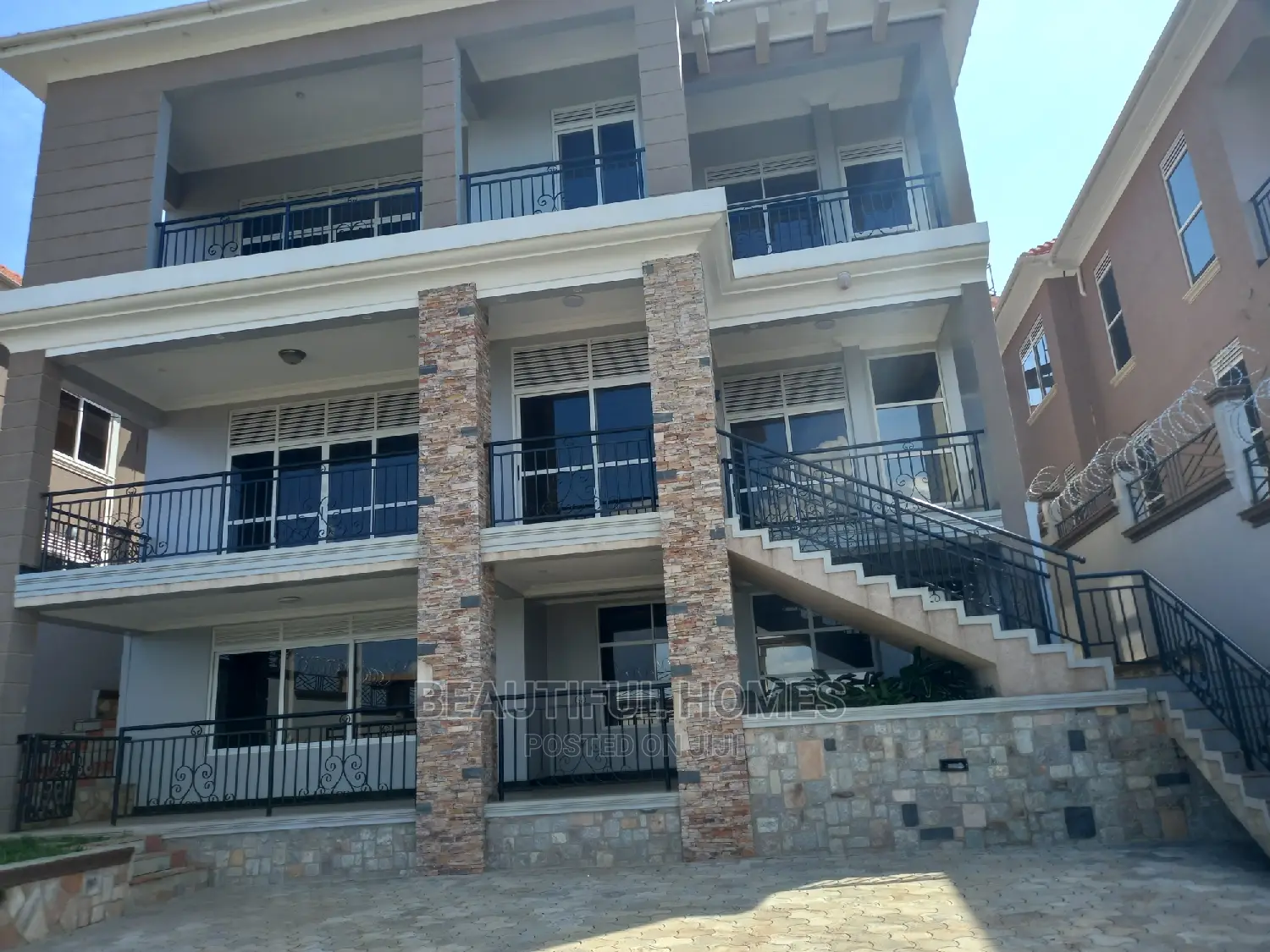 Furnished 6bdrm Mansion in Kigo Victoria View, Central Division in Central Division
