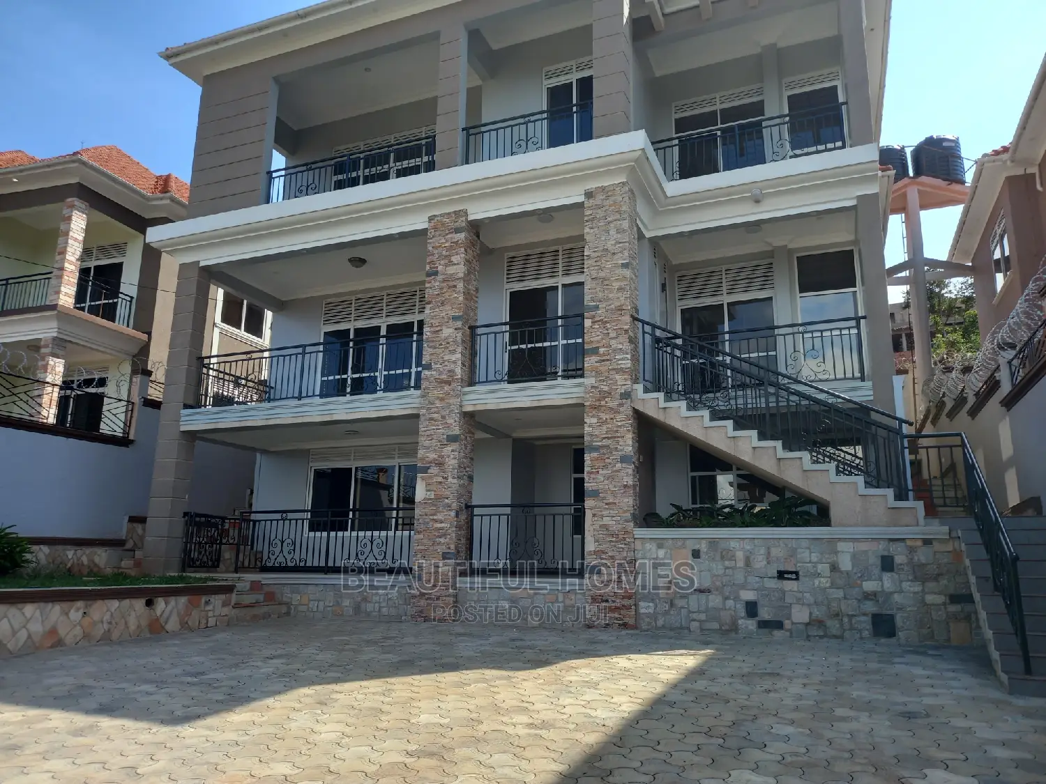 Furnished 6bdrm Mansion in Kigo Munyonyo, Central Division for sale in Central Division