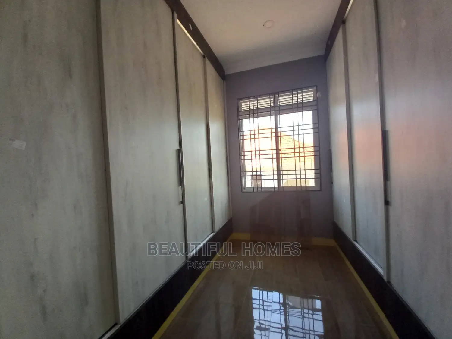 Furnished 6bdrm Mansion in Kigo Lake View, Makindye for sale in Makindye