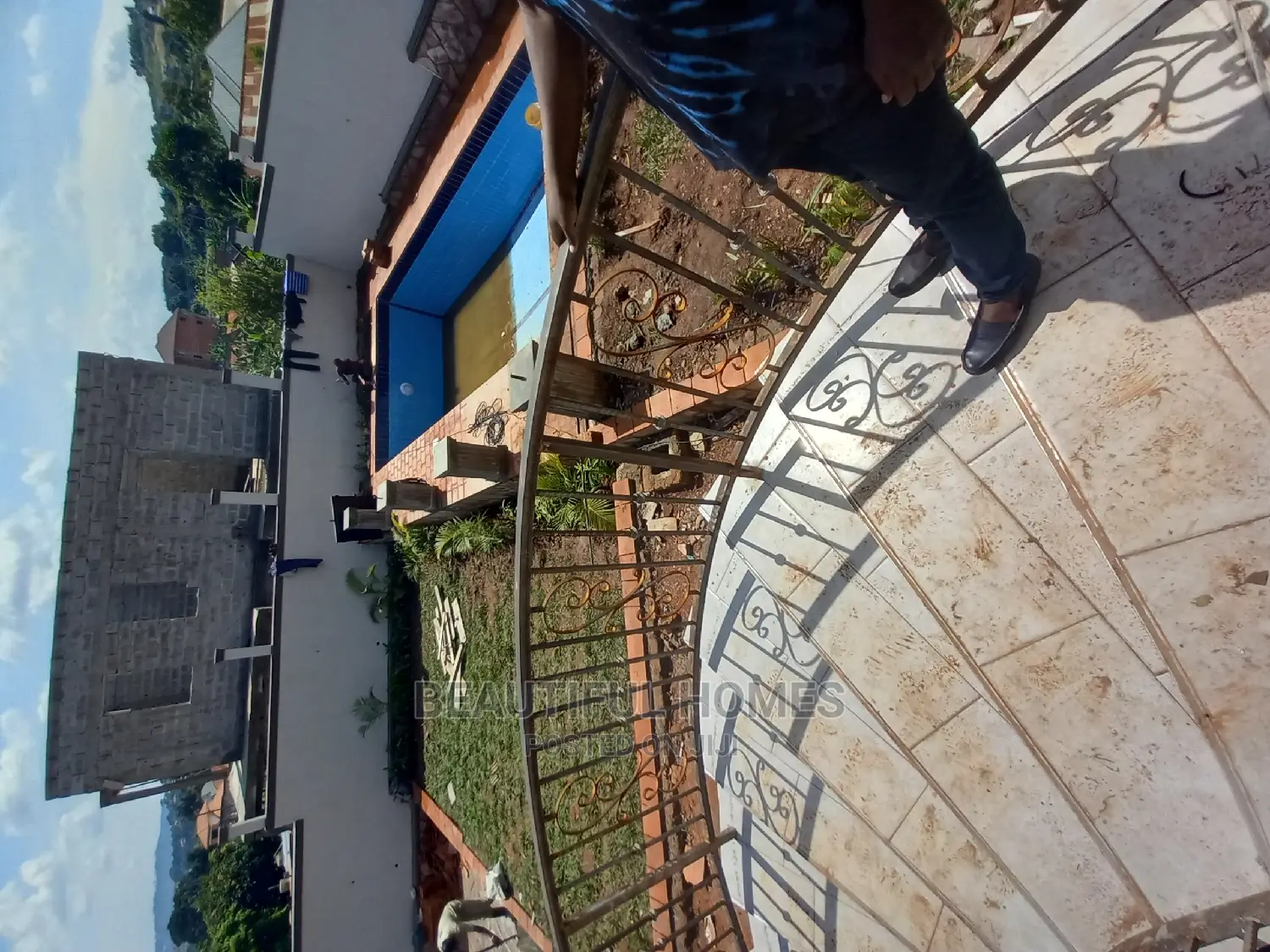 Furnished 6bdrm Mansion in Kigo Lake View, Makindye for sale in Makindye