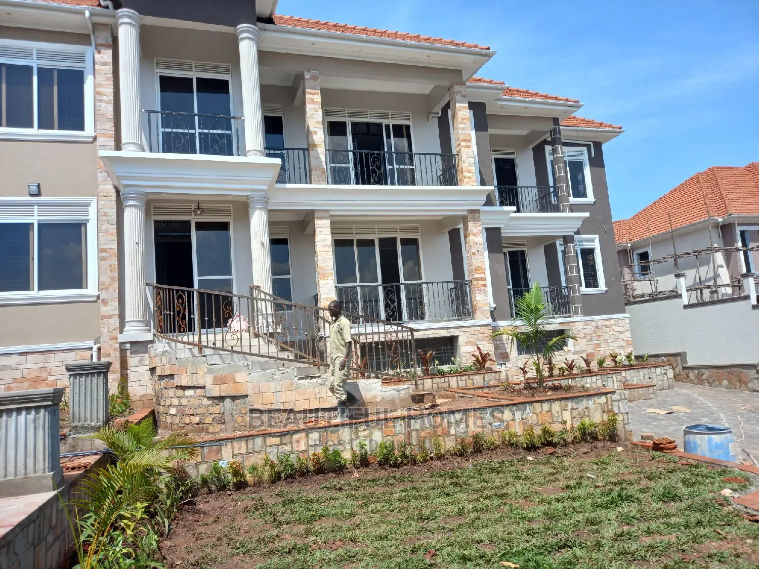 Furnished 6bdrm Duplex in Kigo Corporate, Makindye for sale in Makindye