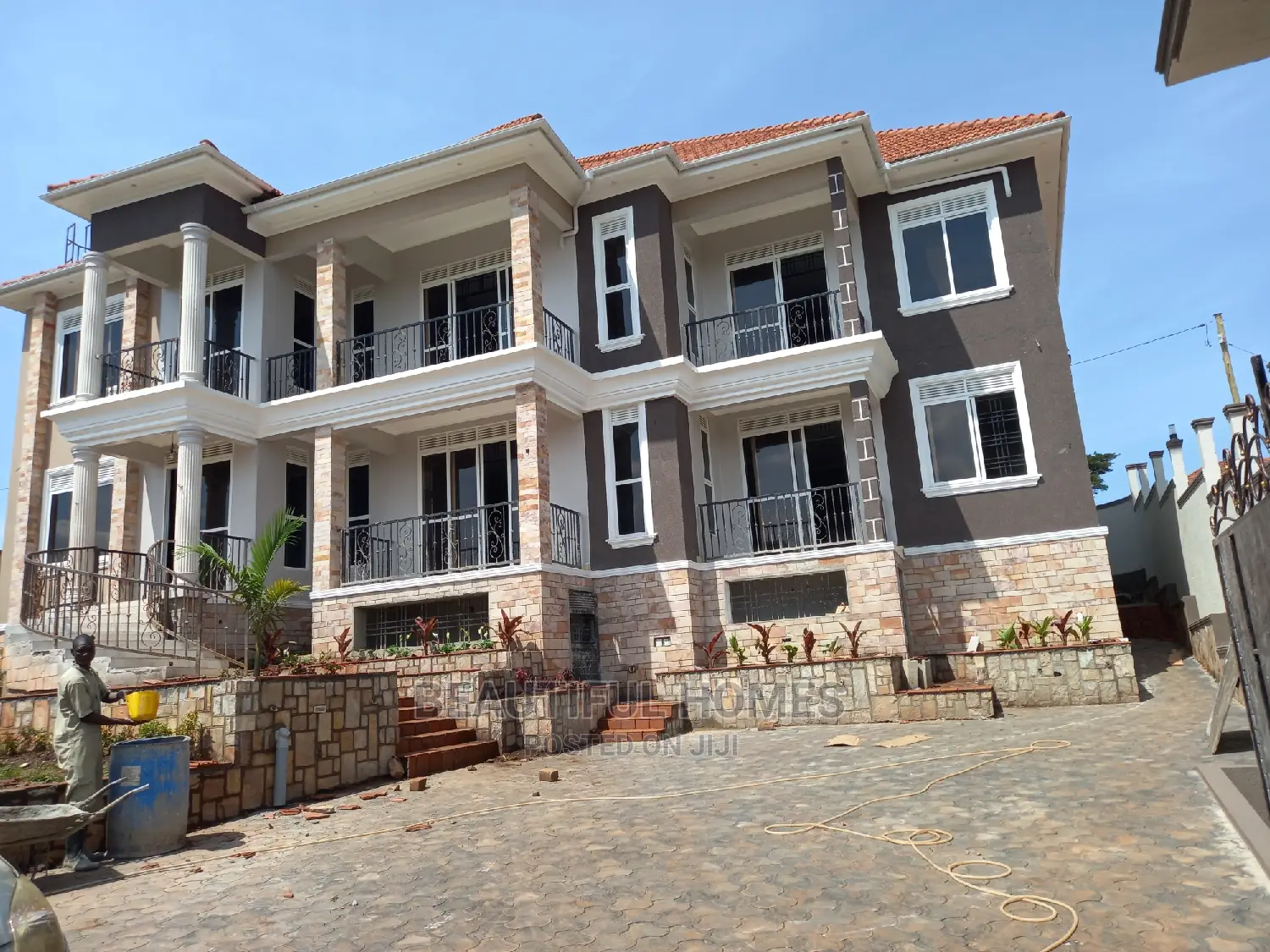 Furnished 6bdrm House in Kigo With Lake View, Makindye for sale in Makindye