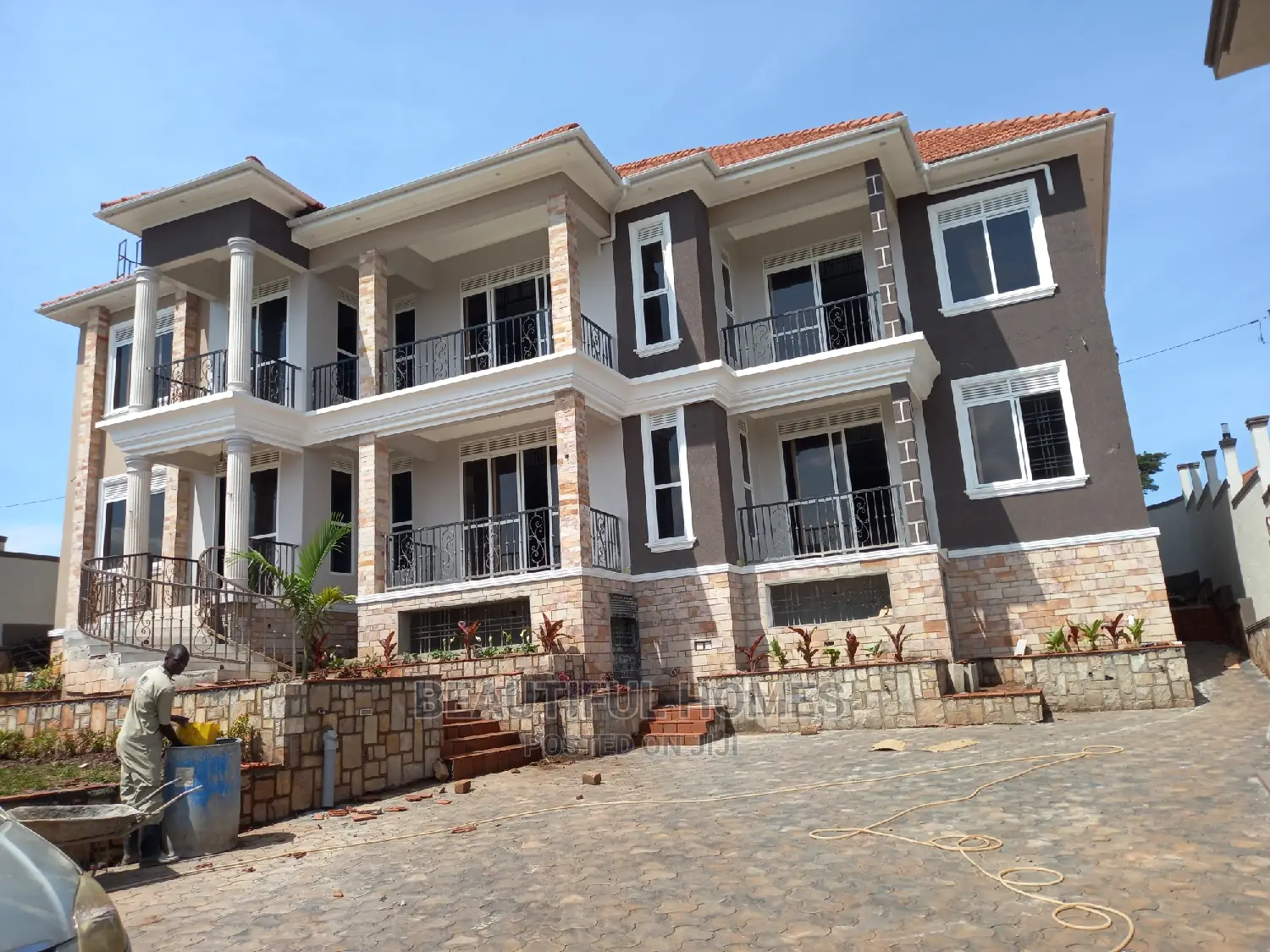 Furnished 6bdrm Mansion in Kigo Lake View, Makindye for sale in Makindye
