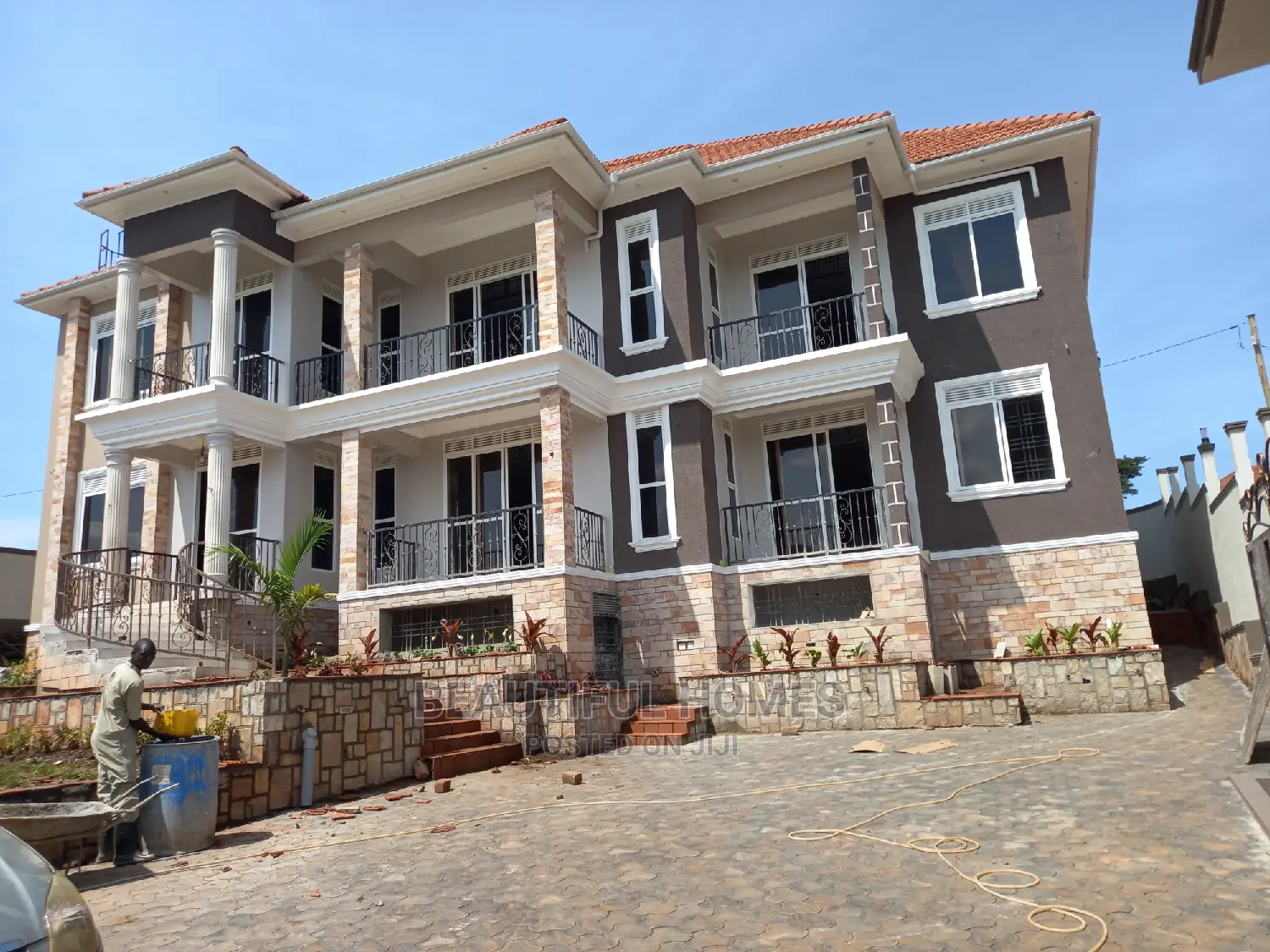 Furnished 6bdrm Mansion in Kigo Lake View, Makindye for sale in Makindye