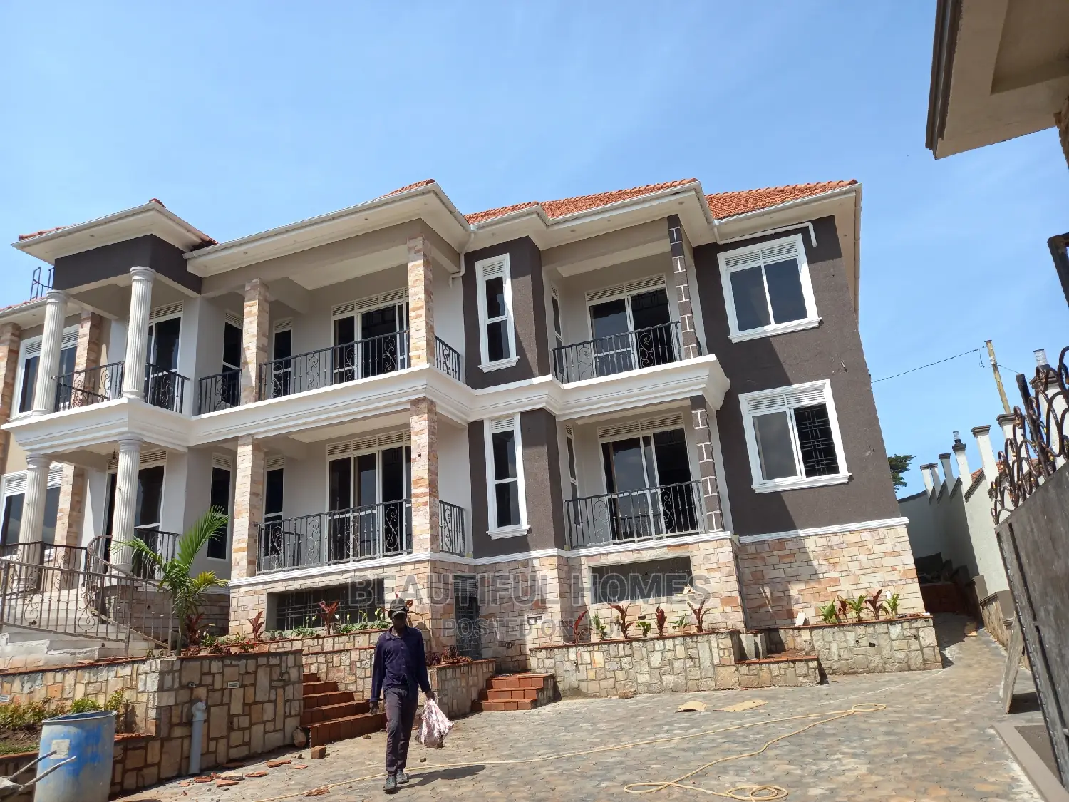 Furnished 6bdrm Mansion in Kigo Lake View, Makindye for sale in Makindye