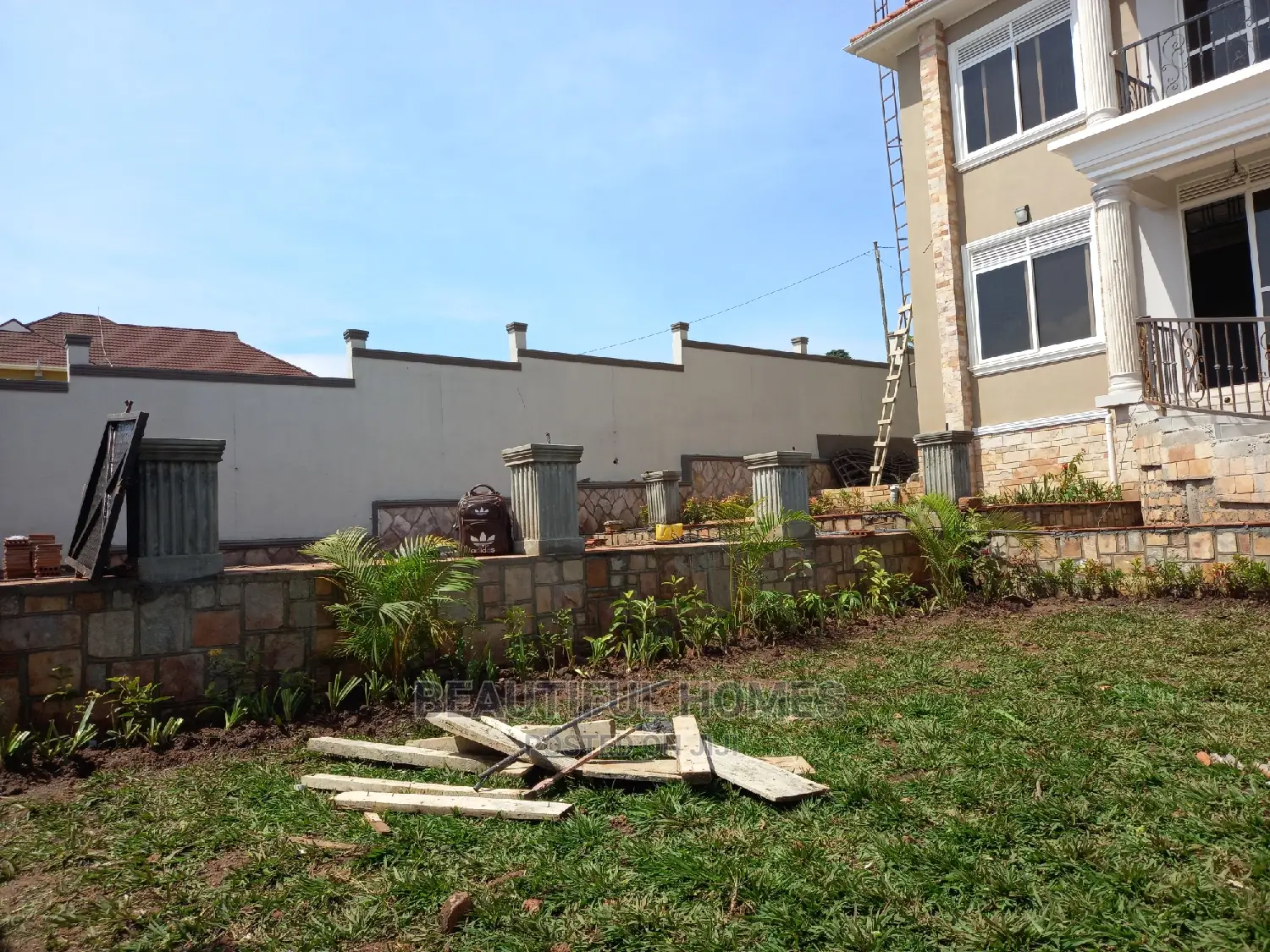 Furnished 6bdrm Mansion in Kigo Lake View, Makindye for sale in Makindye