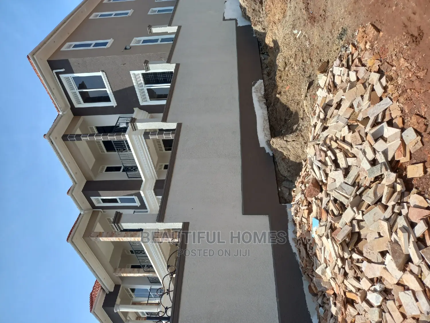 Furnished 6bdrm Mansion in Kigo, Makindye for sale in Makindye