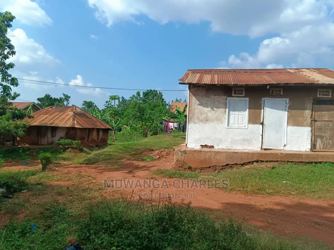 100by100ft Plot in Kulambiro on Quick Sale in Central Division