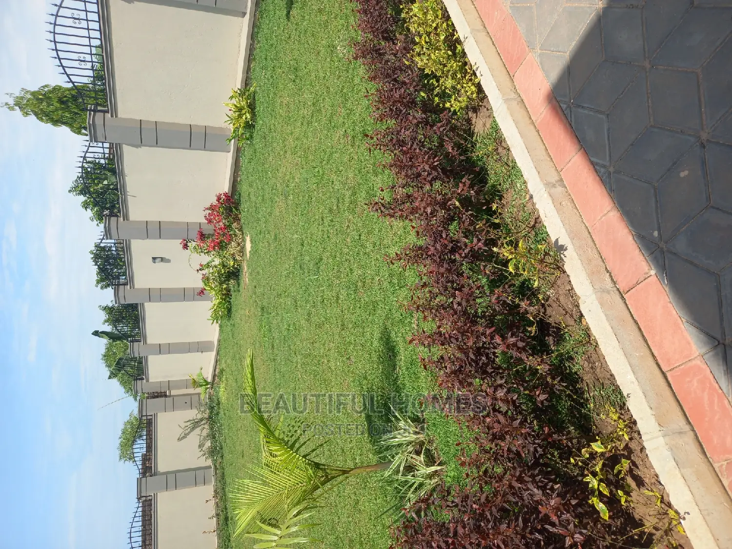 Furnished 6bdrm Mansion in Munyonyo Lake View, Central Division in Central Division