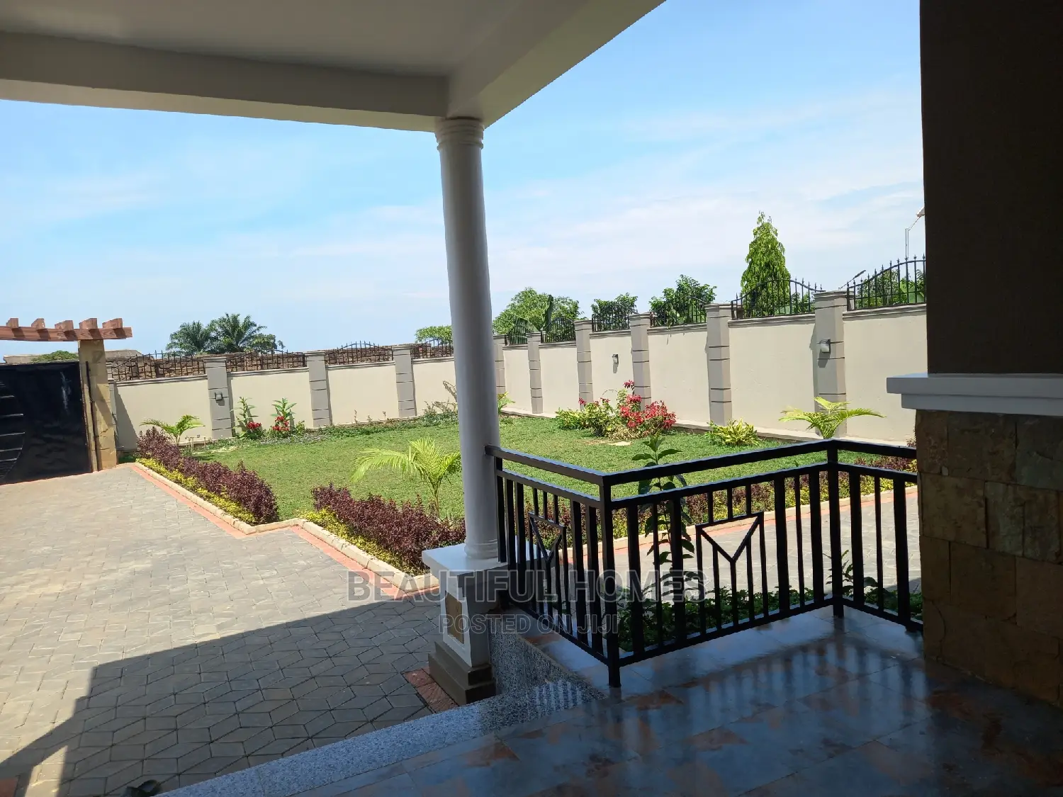 Furnished 6bdrm Mansion in Munyonyo Lake Vic, Makindye for sale in Makindye