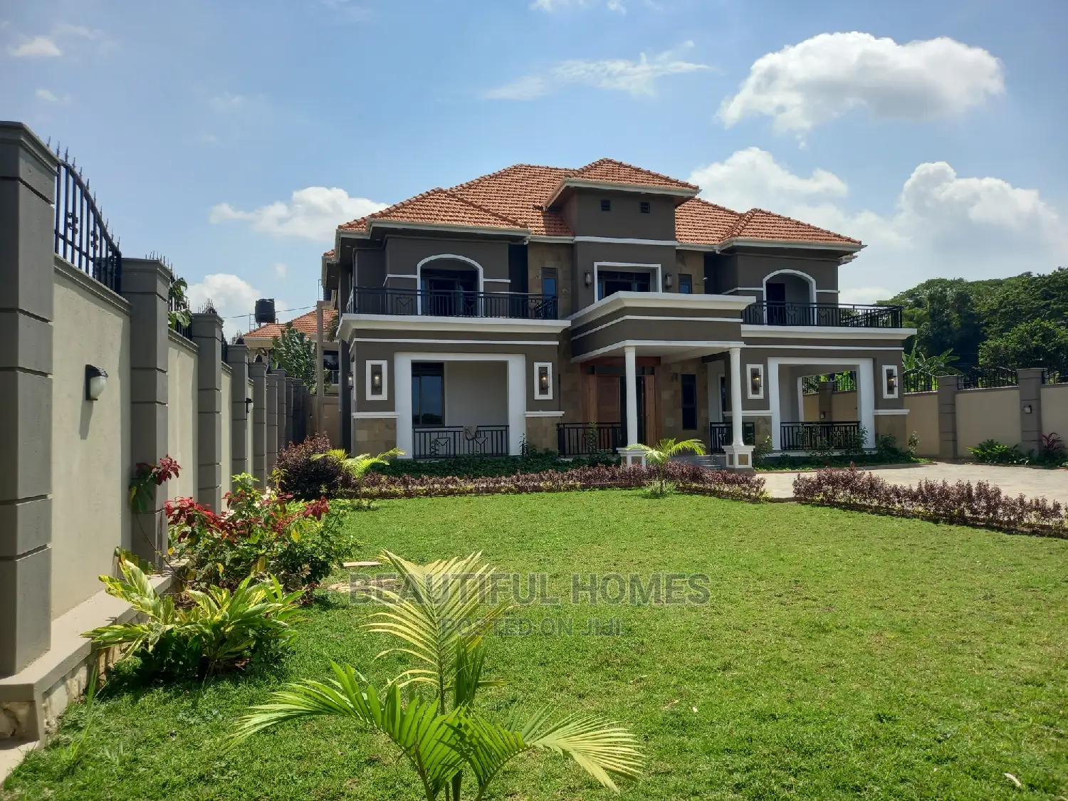 Furnished 6bdrm Mansion in Munyonyo Lake All, Makindye for sale in Makindye