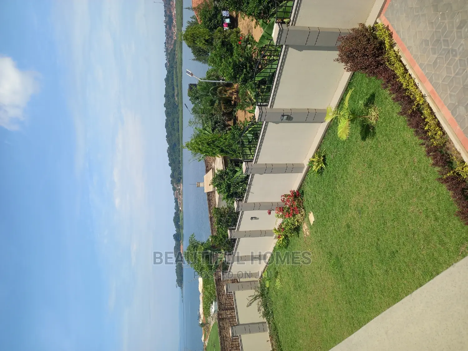 Furnished 6bdrm Mansion in Munyonyo Lake All, Makindye for sale in Makindye