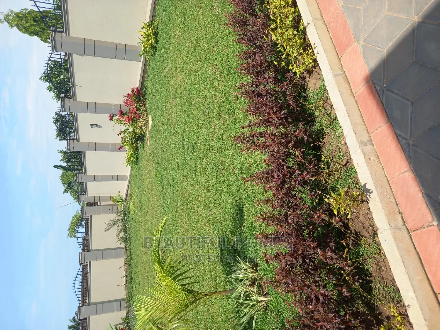 Furnished 6bdrm Mansion in Munyonyo Lake All, Makindye for sale in Makindye