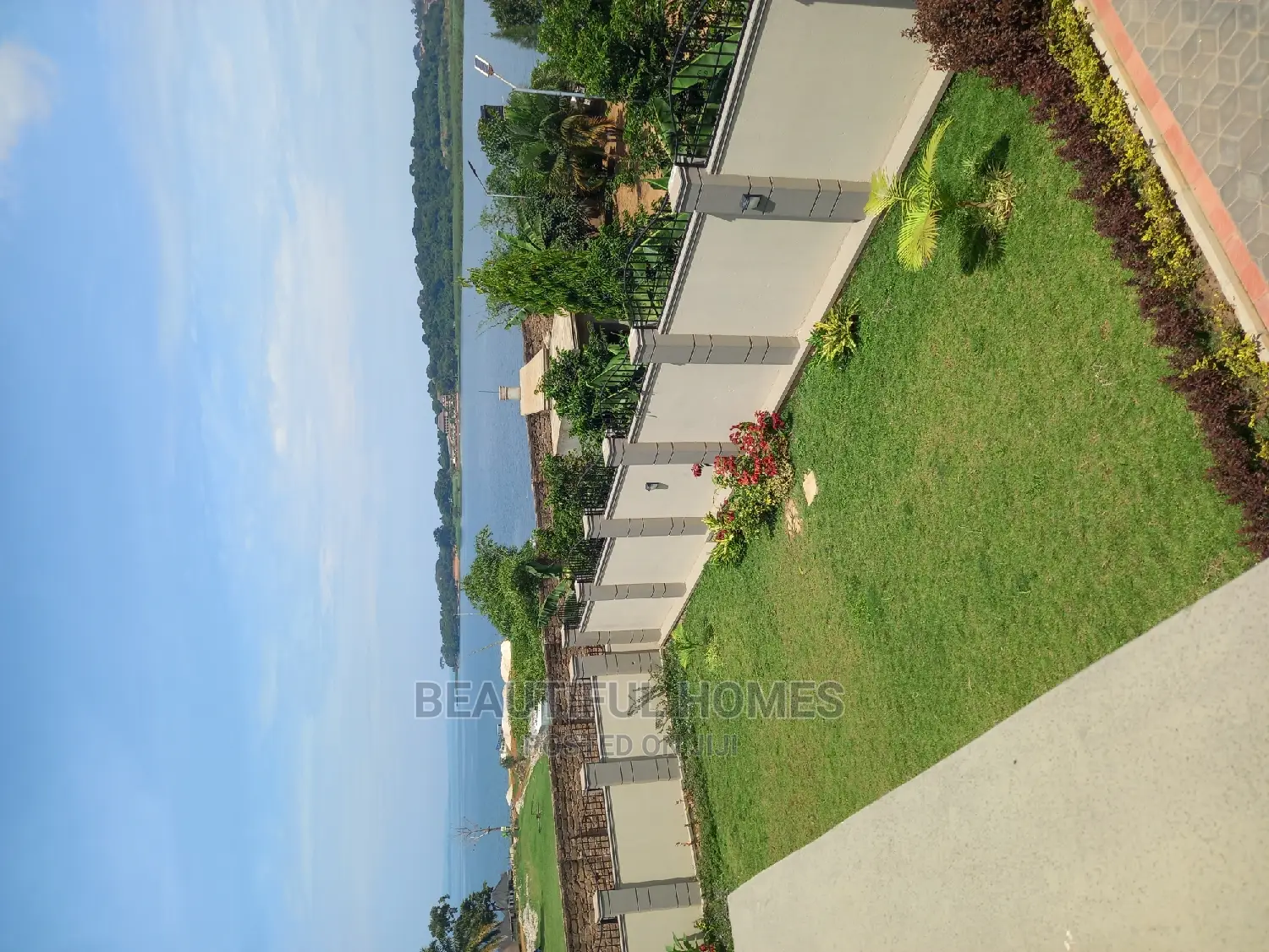 Furnished 6bdrm Duplex in Munyonyo Modern Lake, Makindye for sale in Makindye