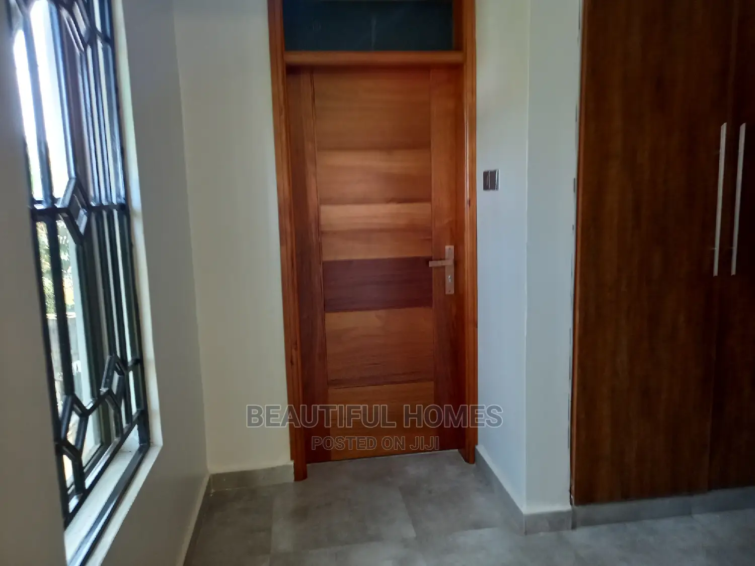 Furnished 6bdrm Duplex in Munyonyo Lake, Makindye for sale in Makindye