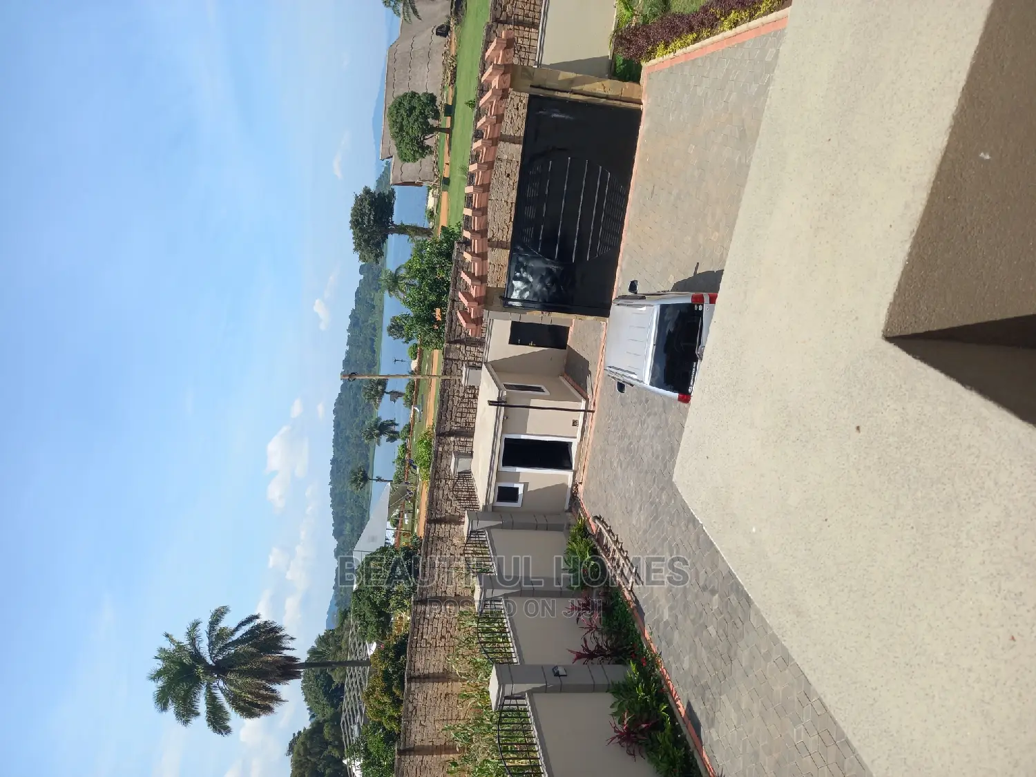 Furnished 6bdrm Duplex in Munyonyo Lake, Makindye for sale in Makindye