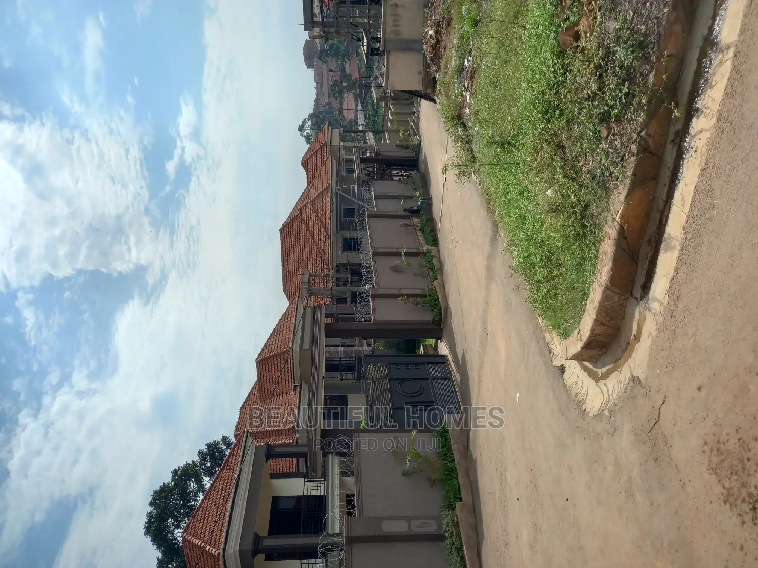 Furnished 5bdrm Duplex in Kisaasi All Tarmack, Nakawa for sale in Nakawa