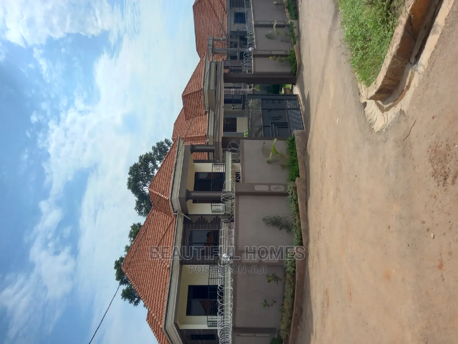 Furnished 5bdrm Duplex in Kisaasi All Tarmack, Nakawa for sale in Nakawa