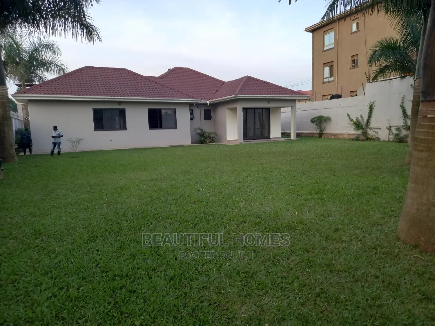 Furnished 4bdrm House in Kira Corporate for sale in Kira