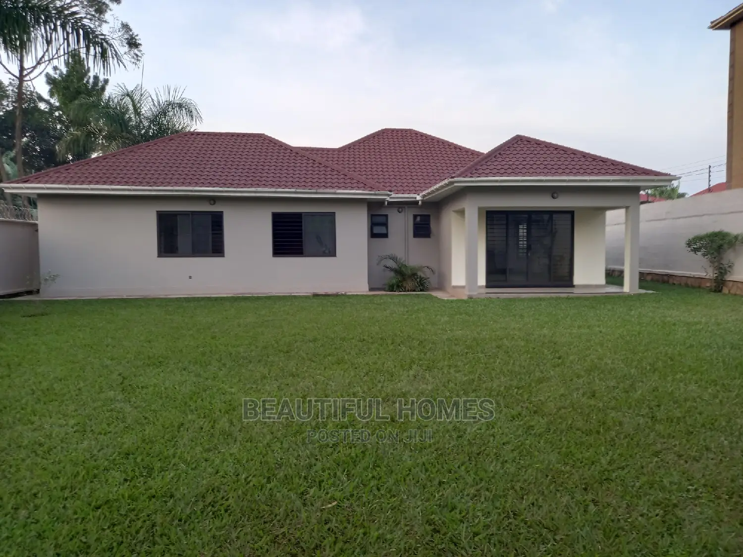 Furnished 4bdrm House in Kira Corporate for sale in Kira