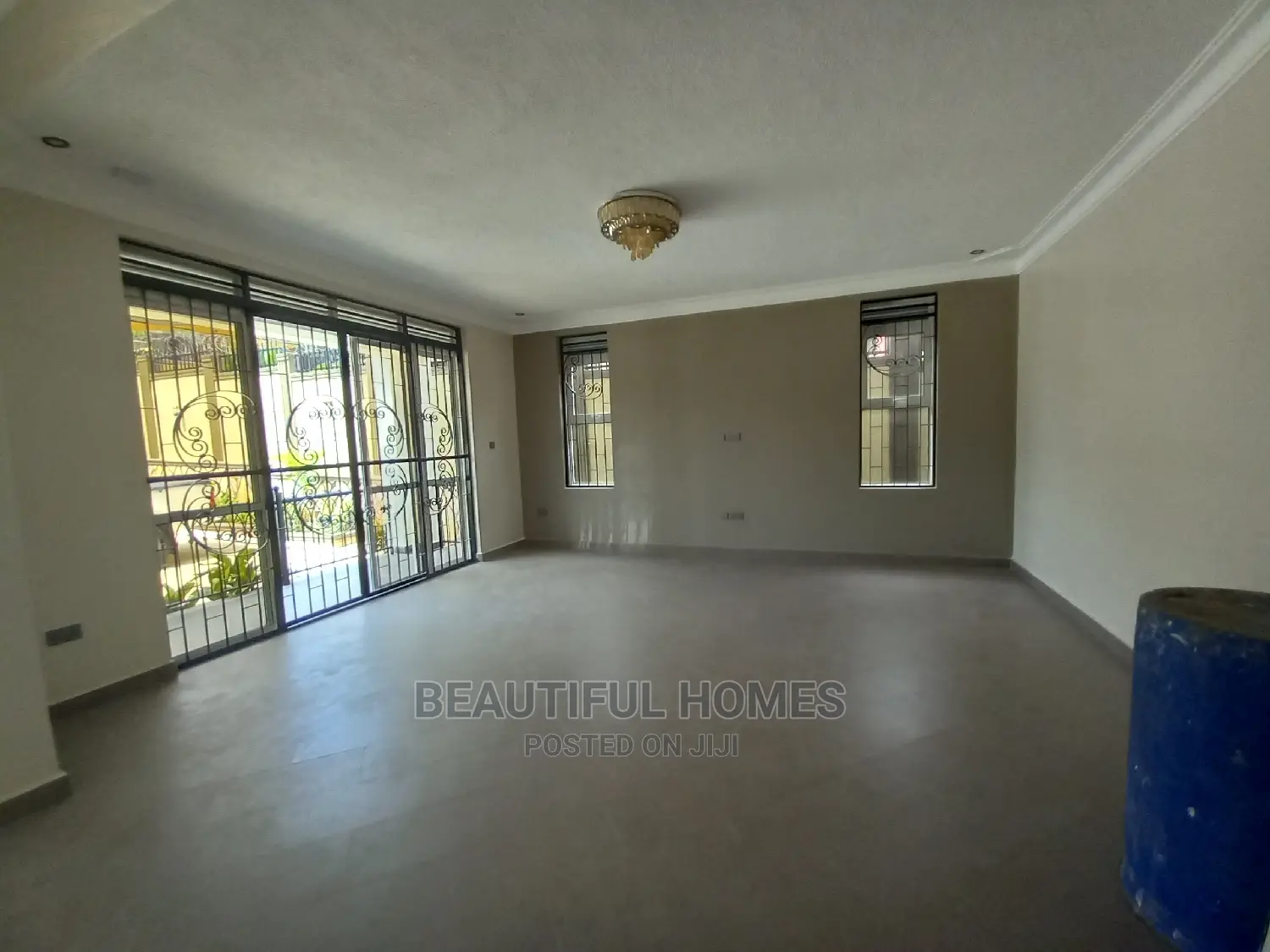 Furnished 5bdrm Duplex in Najjera Tarmacked, Nakawa for sale in Nakawa