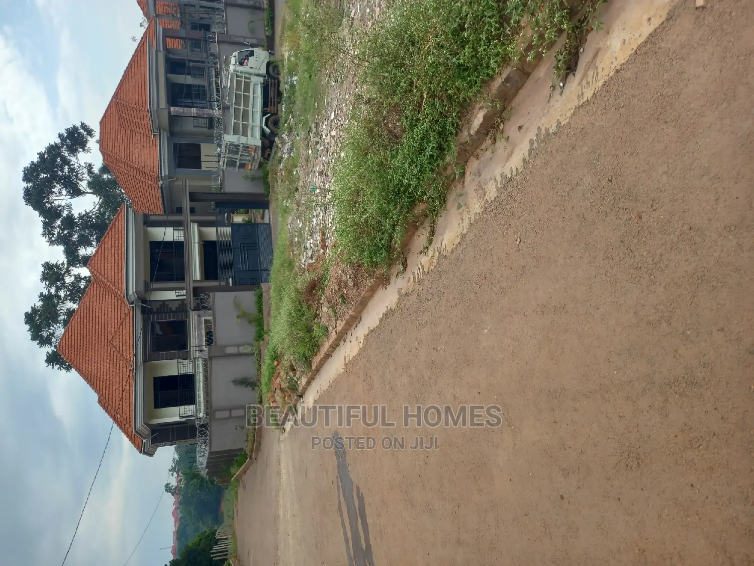 Furnished 5bdrm Duplex in Kisaasi Tarmack, Nakawa for sale in Nakawa