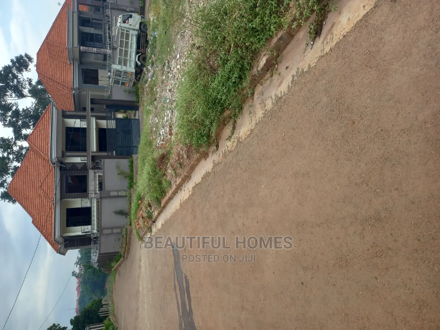 Furnished 5bdrm Duplex in Kisaasi Tarmack, Nakawa for sale in Nakawa