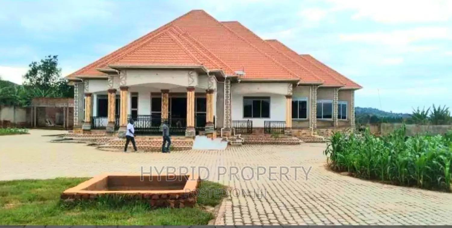 Furnished 6bdrm Mansion in Mpigi~Lungala Along for sale in Mpigi / Mpigi