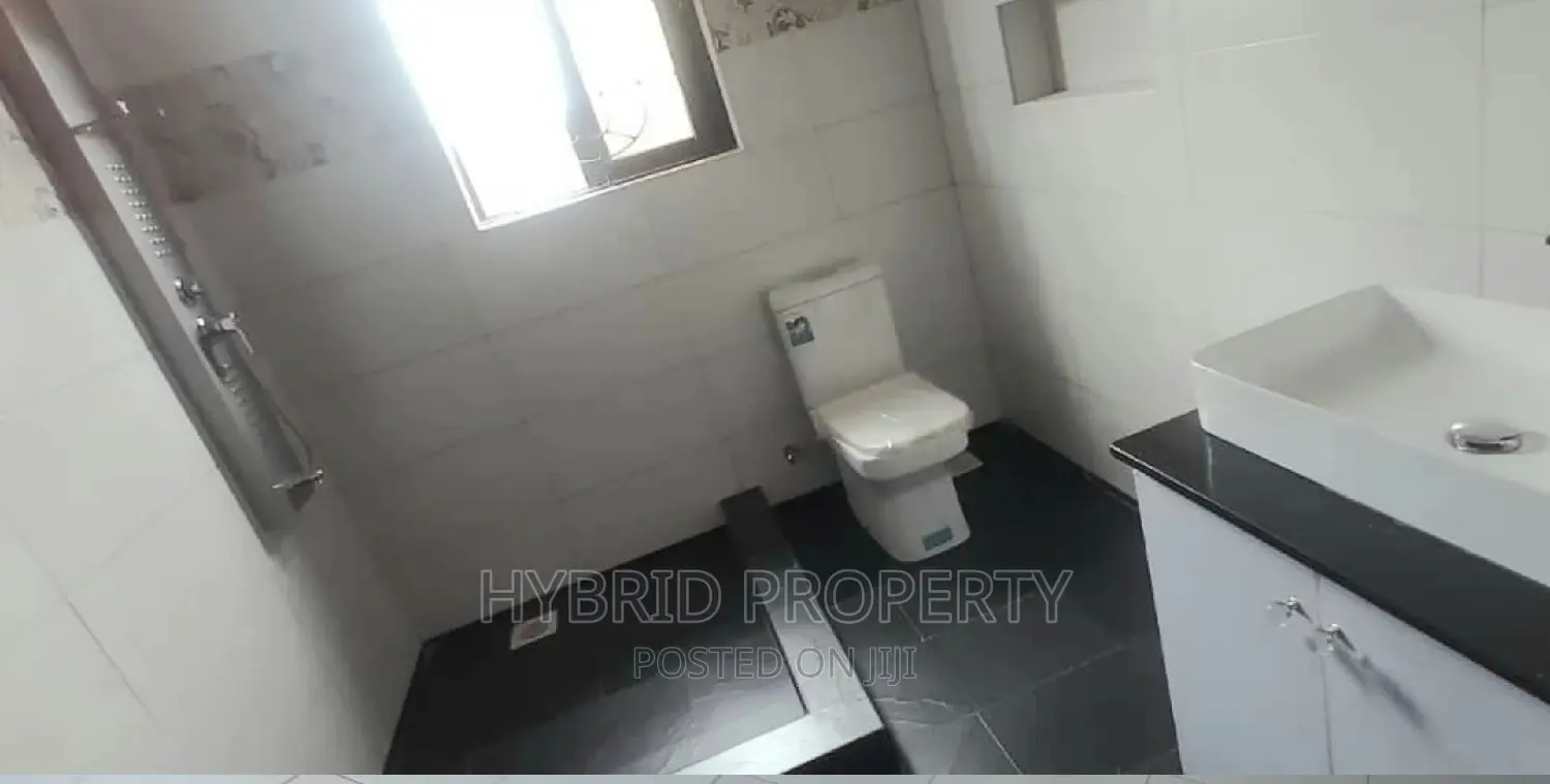 Furnished 10bdrm Apartment in Kitende Along, Ssisa for sale in Ssisa