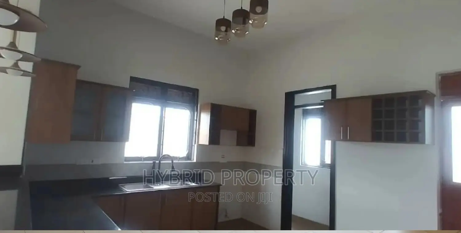 Furnished 10bdrm Apartment in Kitende Along, Ssisa for sale in Ssisa