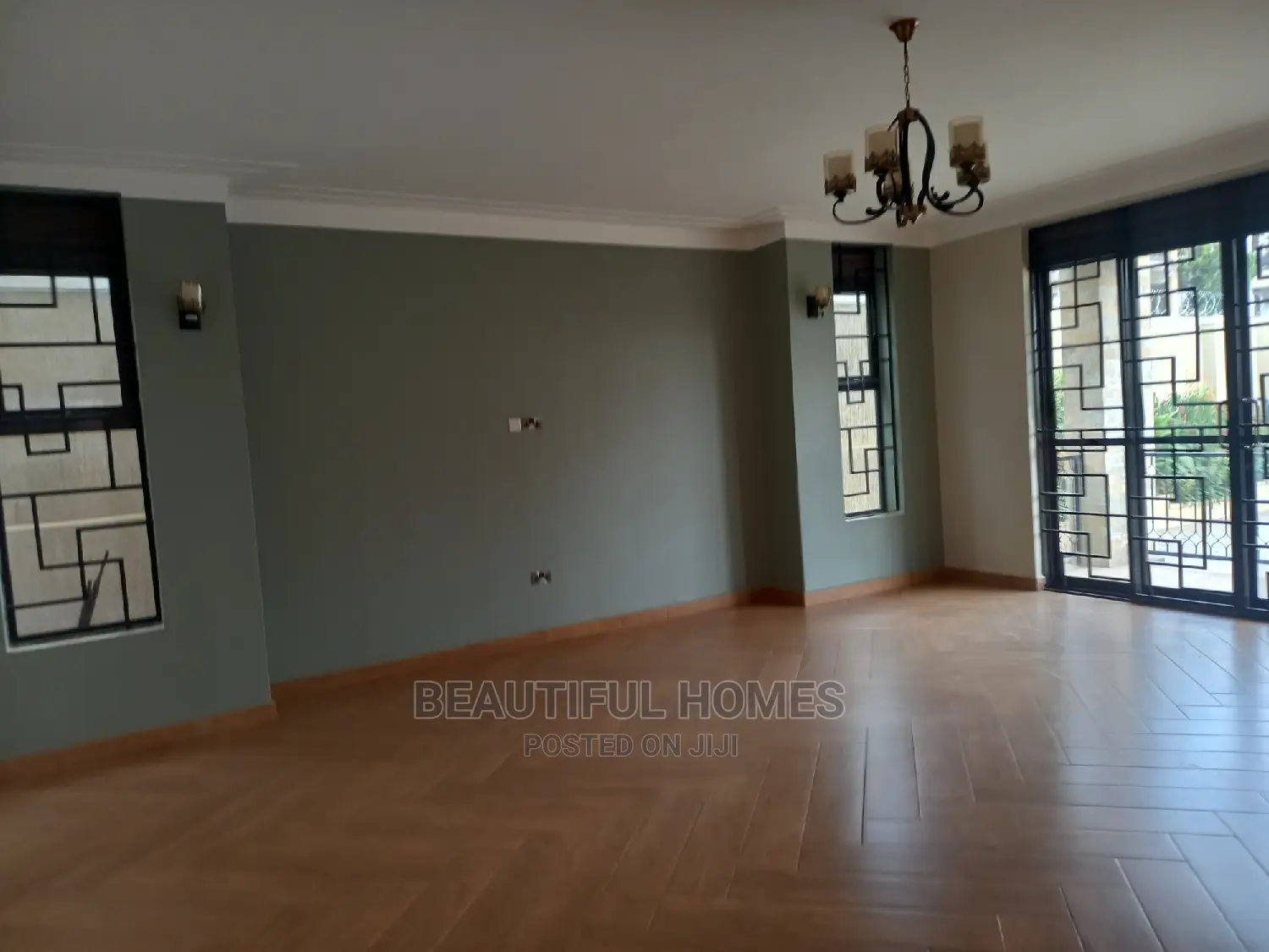 Furnished 6bdrm Duplex in Kira All Tarmack, Central Division for sale in Central Division