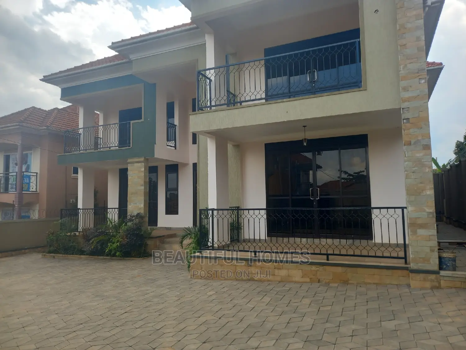 Furnished 6bdrm House in Kira for sale in Kira