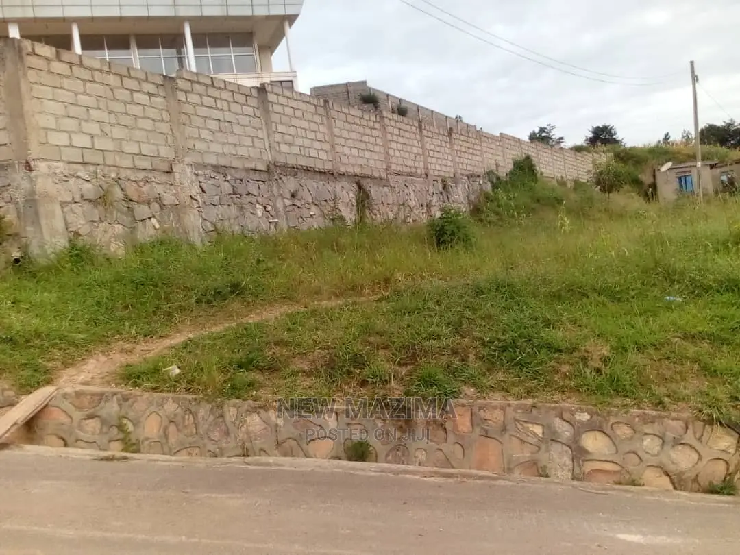 35 Decimals on Forced Sale in Heart of Buziga Heights in Central Division