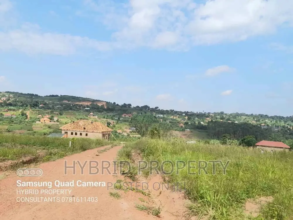 Commercial/Residential Plots For Sale At Bugwanya~Wakiso. in Wakiso / Wakiso