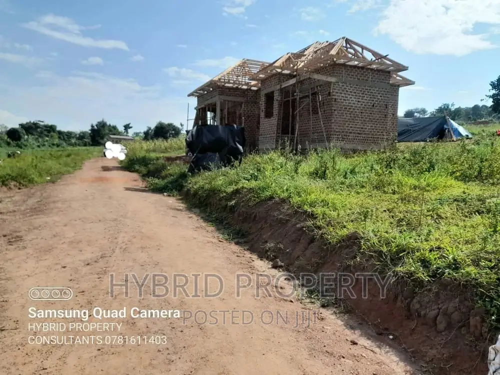 Commercial/Residential Plots For Sale At Bugwanya~Wakiso. in Wakiso / Wakiso