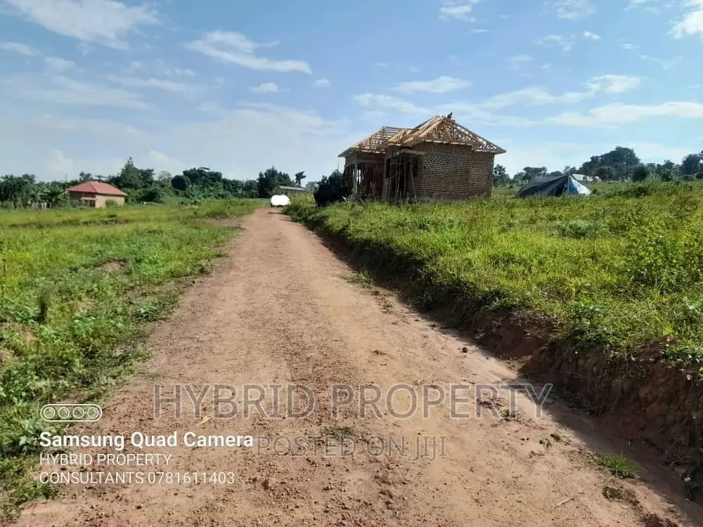 Commercial/Residential Plots For Sale At Bugwanya~Wakiso. in Wakiso / Wakiso