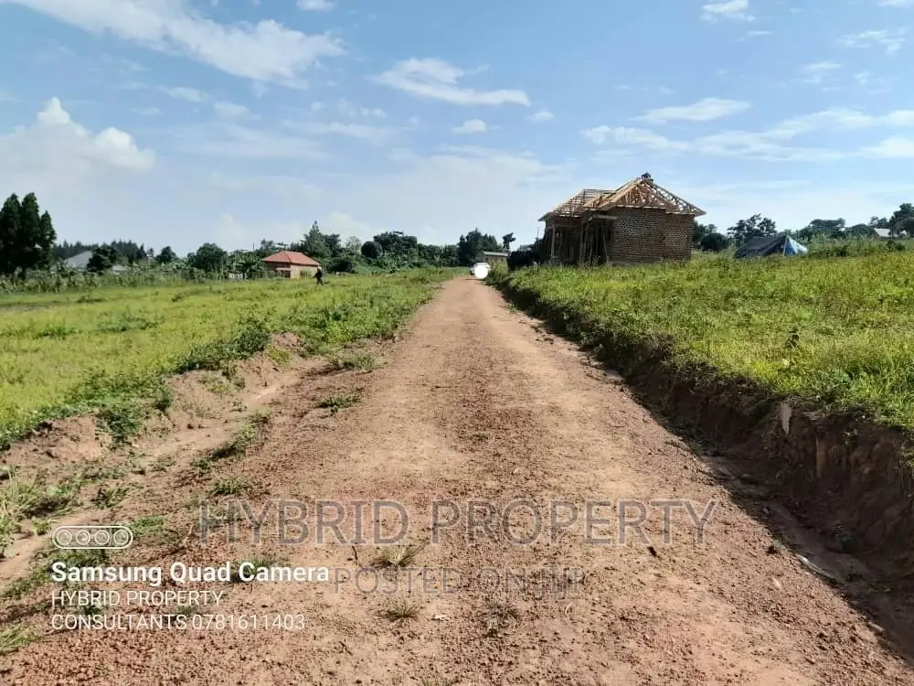 Commercial/Residential Plots For Sale At Bugwanya~Wakiso. in Wakiso / Wakiso