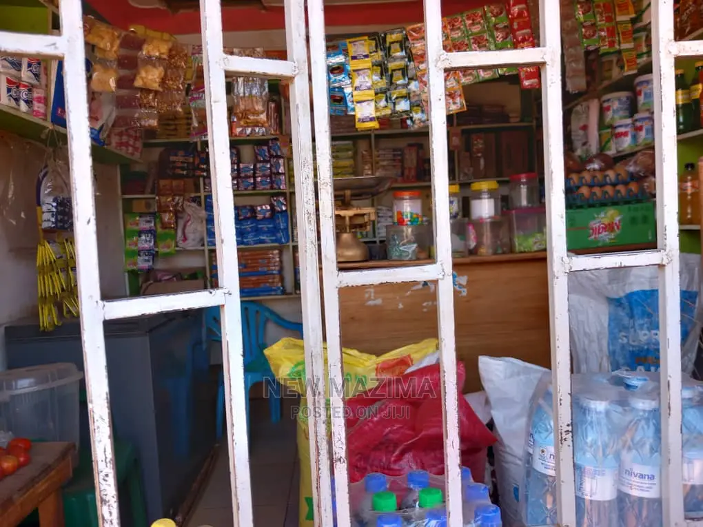 Very Busy Commercial Shop on Gd Will Sale in Makindye Cantre in Central Division