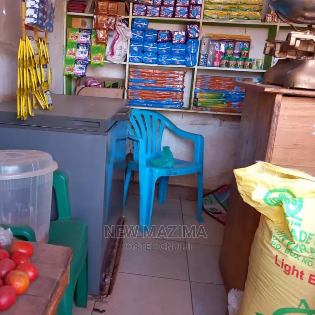 Very Busy Commercial Shop on Gd Will Sale in Makindye Cantre in Central Division